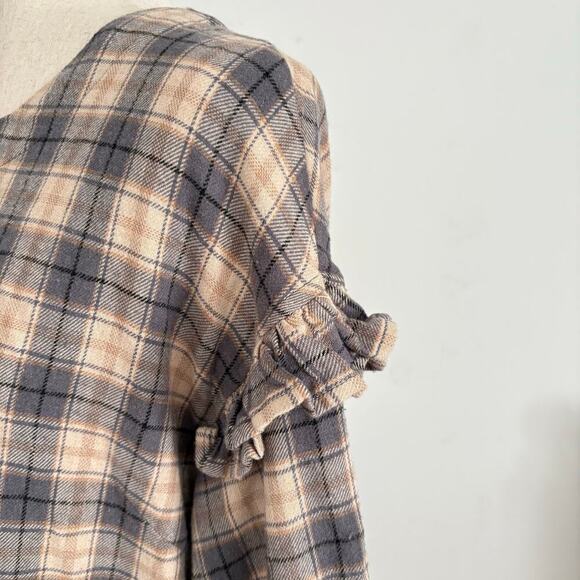 In Loom Plaid Peplum Blouse Sz M Beige Gray Ruffle Sleeve Long Sleeve Casual Top - Picture 3 of 9